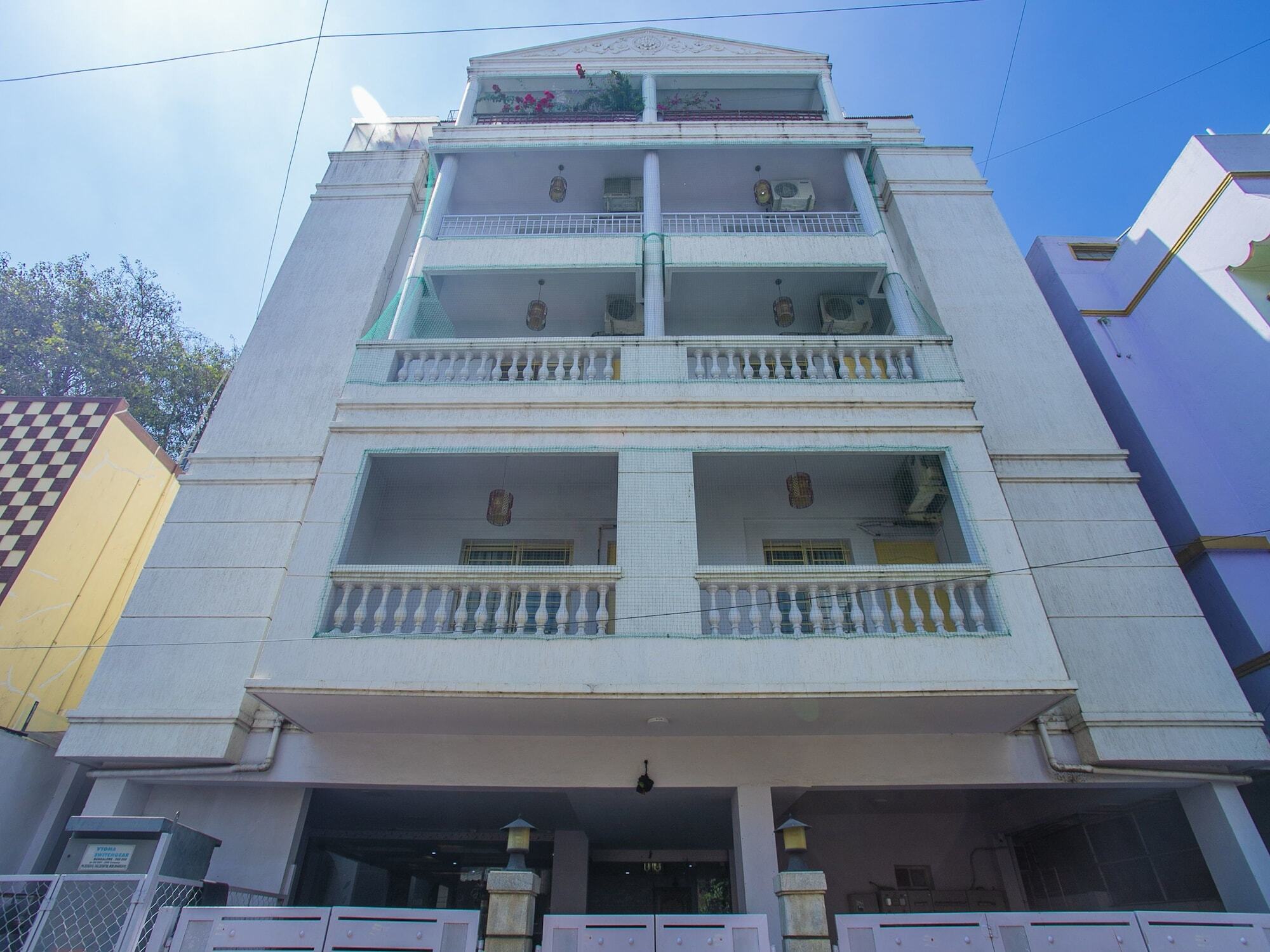 Oyo 23360 White Bricks Inn Bangalore Exterior photo